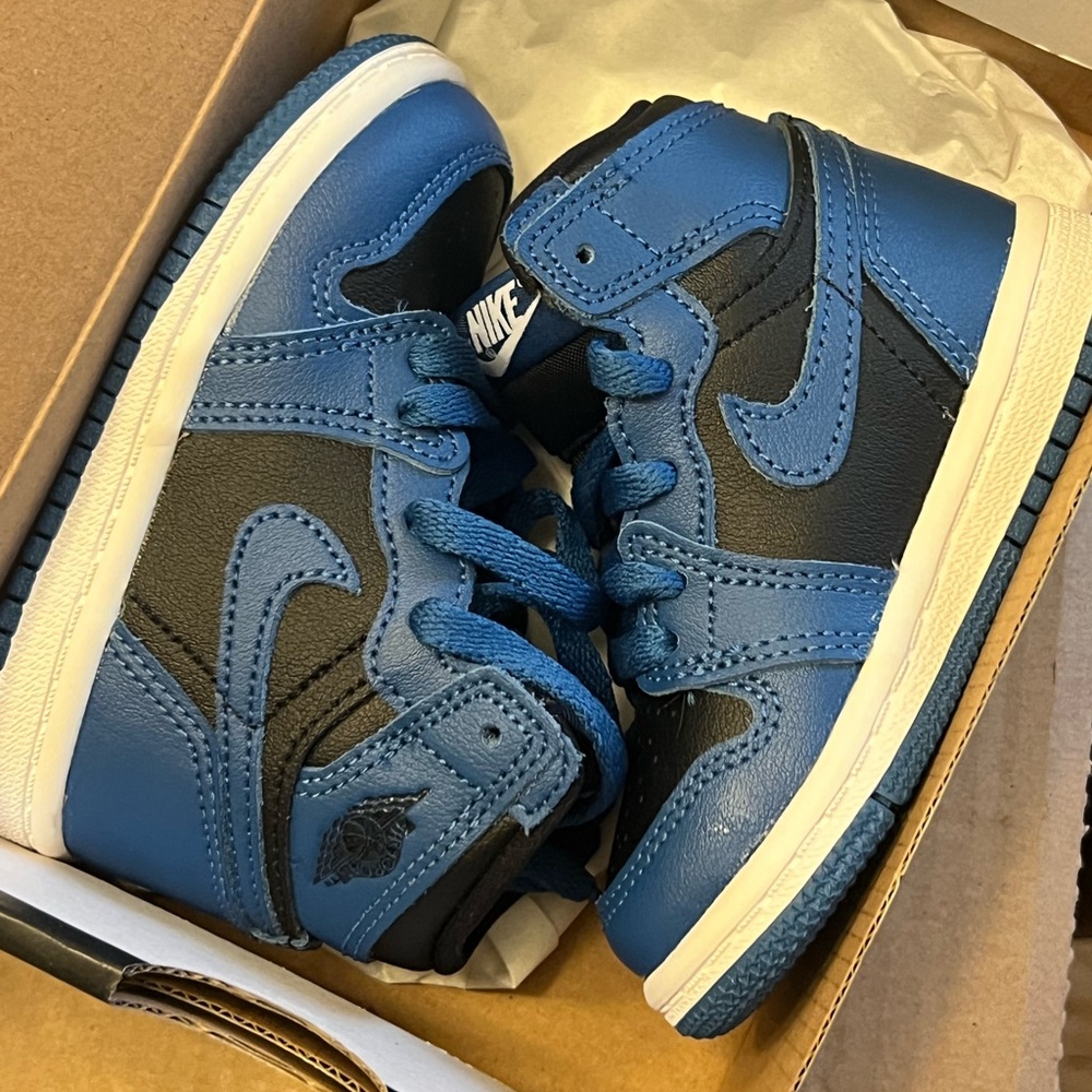 Jordan 1s blue and black